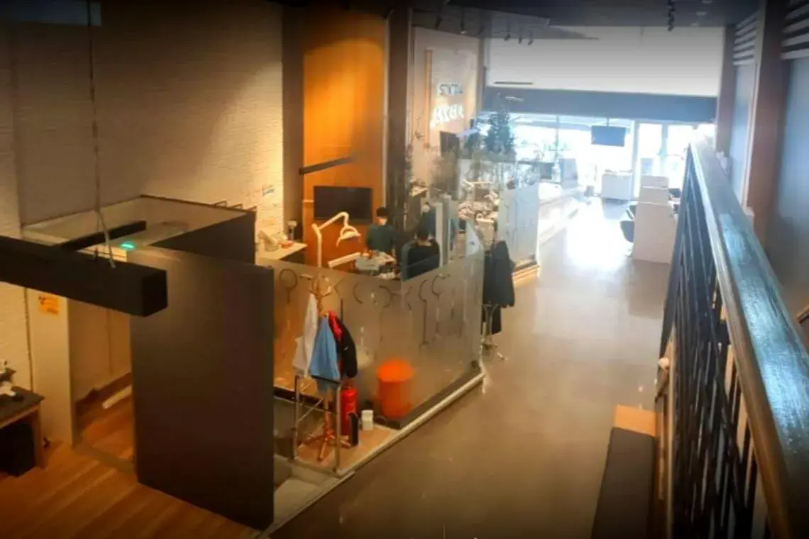 Santral Diş Merkezi bekleme alanı yenilemesi