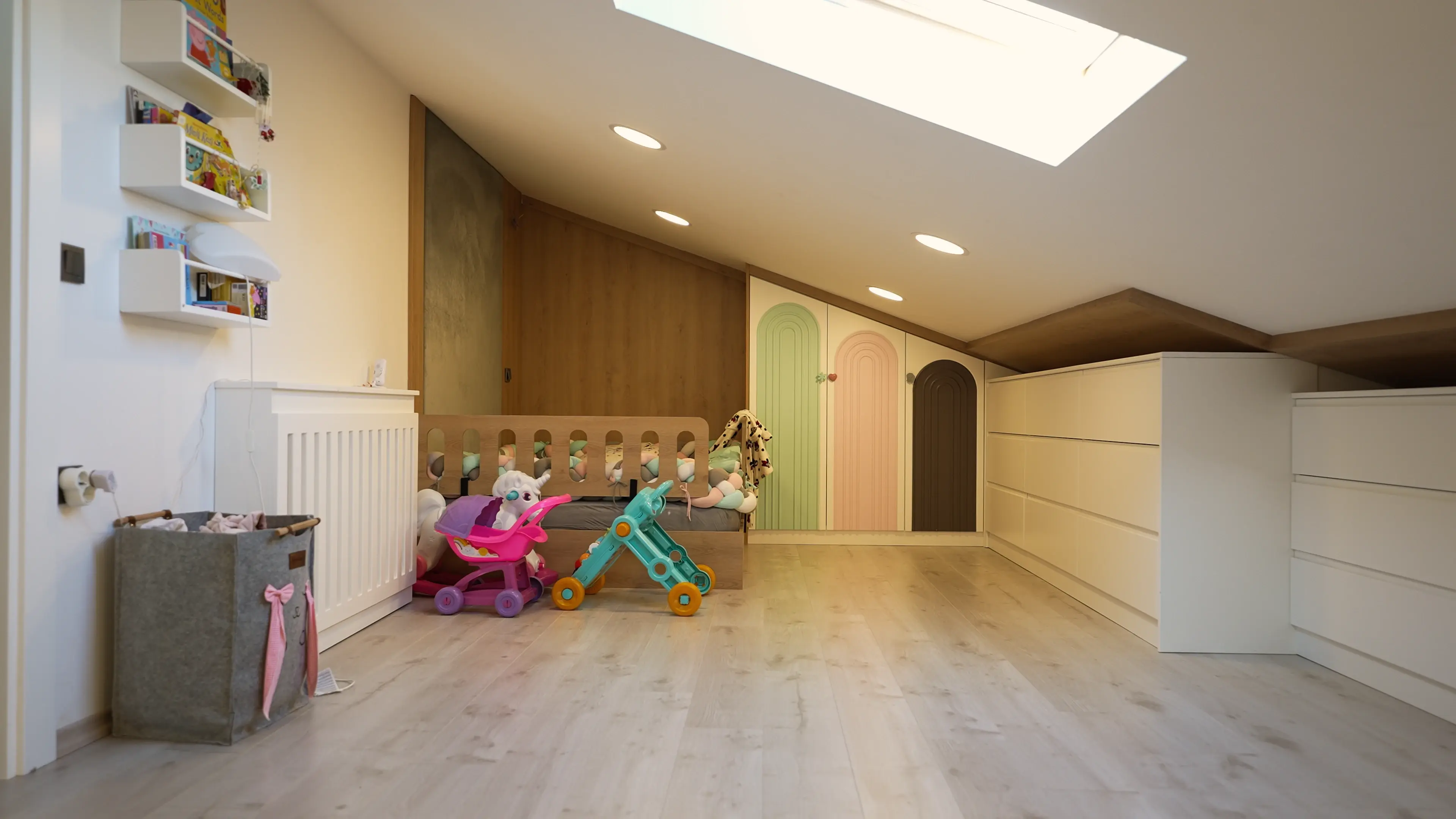 Gölbaşı villa çatı katı çocuk odası ve dolapları