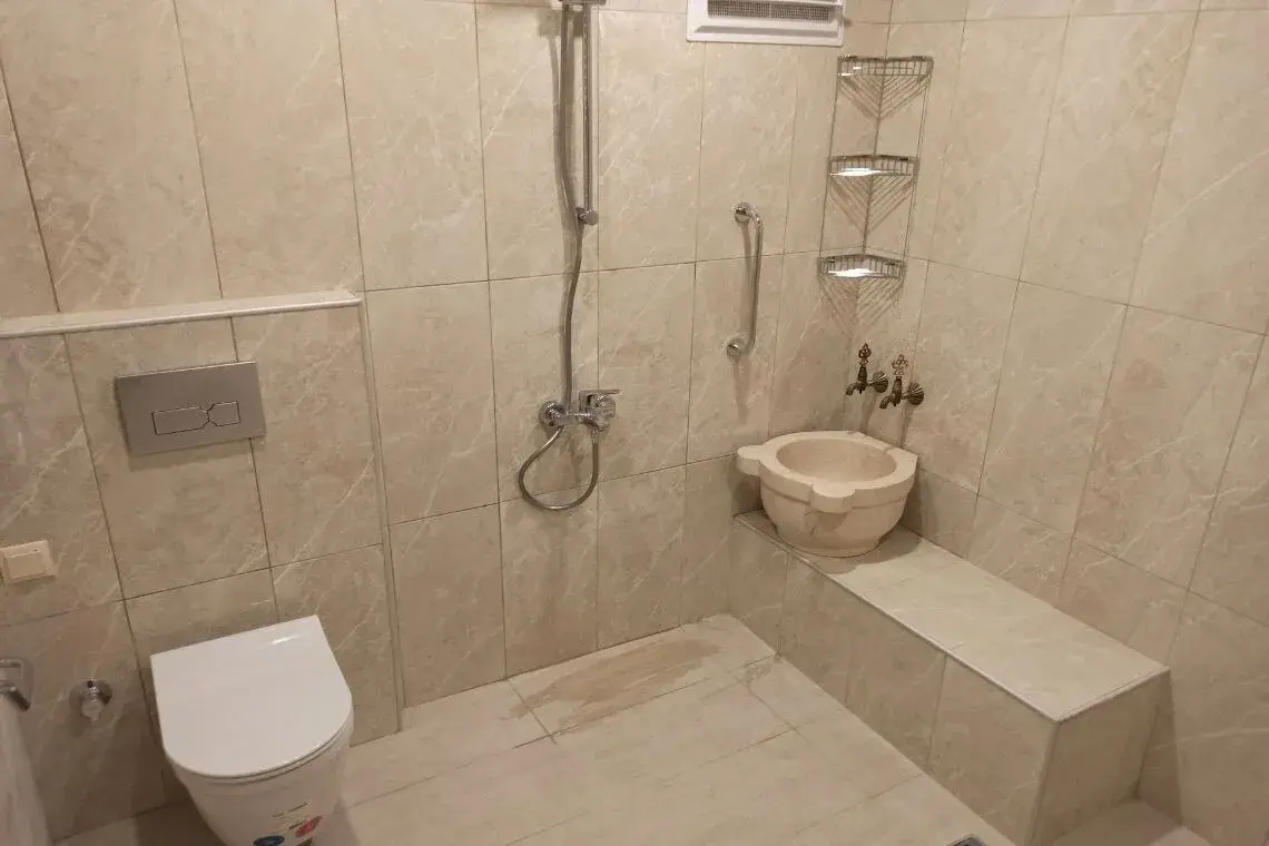 Arjantin Caddesi banyo duş alanı uygulaması